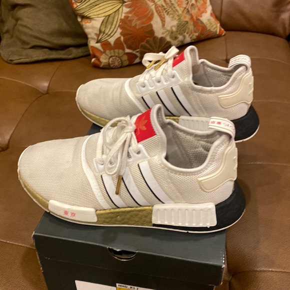 Nmd r1 j size 7 gold white - Picture 1 of 7